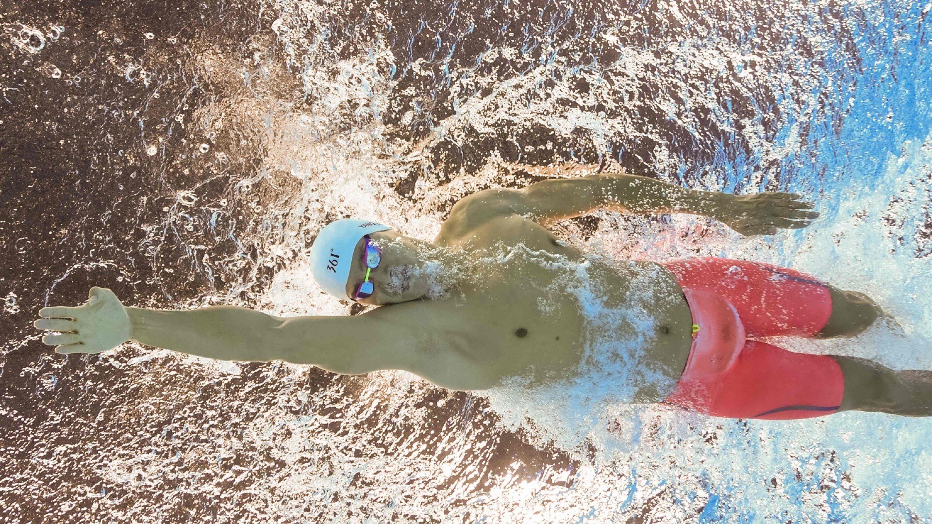 迪亚斯爆发，韩国正面击溃澳大利亚，亚洲足球的权力转移与战术革命